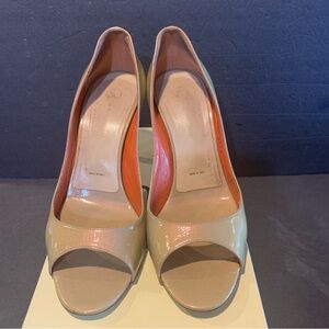 St. John Women's 8B Taupe Peep-Toe Heels